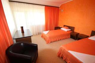 Отель Hotel Eden Şimian Двухместный номер с 2 отдельными кроватями-1